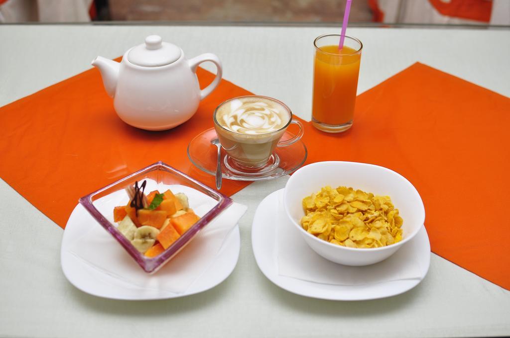 Royal Penguin Boutique Hotel & Spa Катманду Экстерьер фото